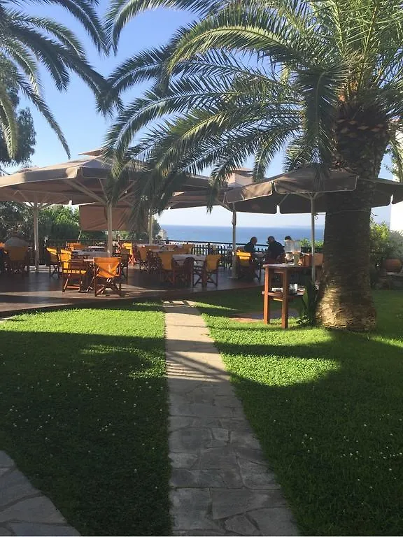 Hotel Filoxenia Ouranoupoli 2*,